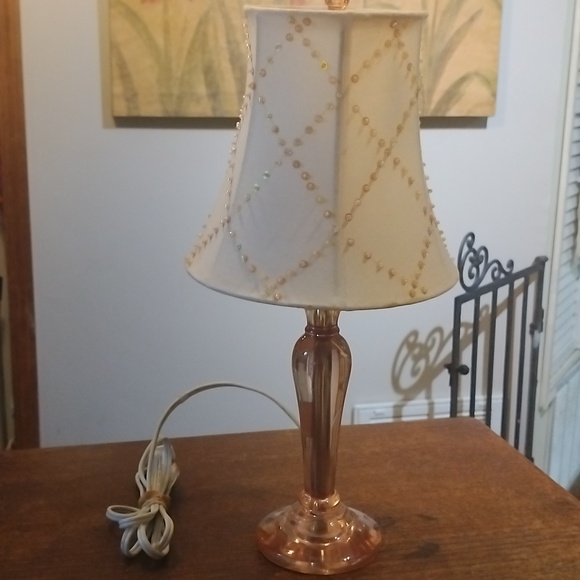 Pink Lucite Table Lamp With Beaded Shade. 721GW7 - Picture 1 of 9